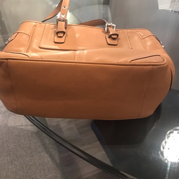 Coach Med Size Leather Tote Bag in Caramel color. - Picture 4 of 6